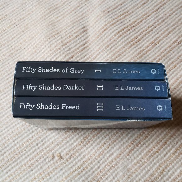Fifty Shades trilogy book set - paperback - Picture 5 of 7